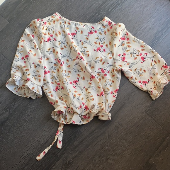 Brand new!   Floral blouse - Picture 6 of 8